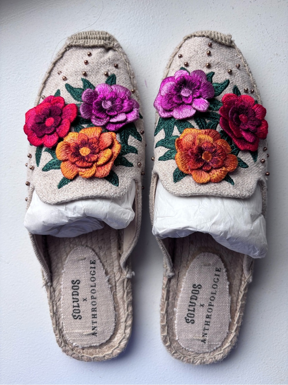 NEW: Anthropologie Soludos Beige Embroidered Floral Slip-On Mule Size 7
